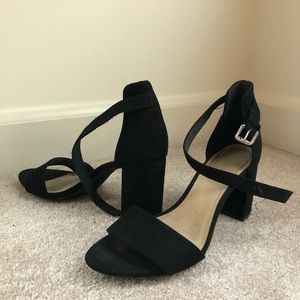 Size 8 black heels